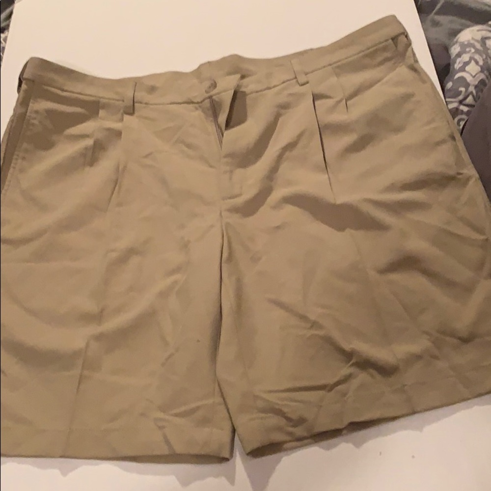 Men’s haggar khaki shorts